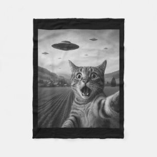 Lustiges überrascht Ed Katze Selfie mit Alien UFO  Fleecedecke