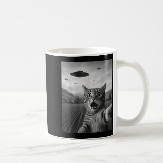 Lustiges überrascht Ed Katze Selfie mit Alien UFO Kaffeetasse (Rechts)