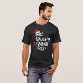 Lustiges Weihnachts-Familien-Pyjama Nice Naughty I T-Shirt (Vorne ganz)