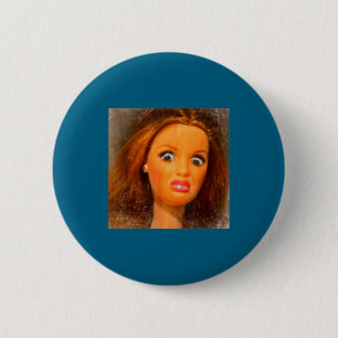 Lustiges widerliches Puppengesicht Meme Button