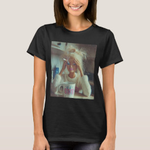 Lustiges widerliches Puppengesicht-Meme rauchend t T-Shirt