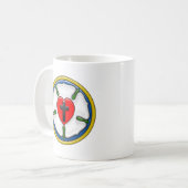 Lutherrose mit geprägtem Look Kaffeetasse (Vorderseite Links)