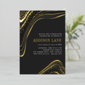 Luxe Black & Gold Liquid Marble Graduation Party Folieneinladung (Stehend vorne)