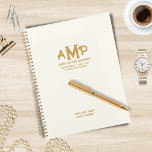 Luxe Company Ivory und Gold 3 Letter Monogram Logo Planer<br><div class="desc">Personalisieren Sie einen luxuriösen, praktischen und nützlichen Ivory und Gold 3 Letter Mit Monogramm Planner für Ihre vip Mitarbeiter. Ein kleines Geschenk für sie und ein berufliches und auffälliges Werbemittel für Ihr Unternehmen. Design erstellt mit Führungskräfte, Vorstandsmitgliedern, High-End-Beratern, Buchhaltern und anderen beruflichen Dienstleistern im Hinterkopf. Der goldene Schriftart auf dem...</div>