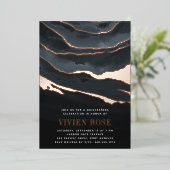 Luxe Dark Marble Quinceanera Folieneinladung (Stehend vorne)