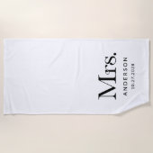 Luxe Elegance Black and White Mrs. and Wedding Dat Strandtuch (Vorderseite)