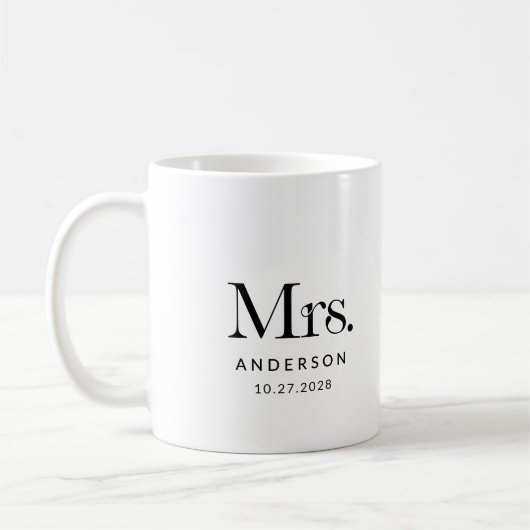 Luxe Elegance | Black and White Mrs. Wedding Date Kaffeetasse (Links)