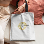 Luxe Imitate Gold lackierte Circle Designer Logo Tasche<br><div class="desc">Koordiniert bis 12.01 Uhr mit der Vorlage der Luxe Imitats Gold Painted Circle Designer Logo Business Card Template. Ein Bio, gemalter Kreis aus Imitaten aus metallischem Gold wird zu einem luxuriösen Logo auf dieser Designer-Totentasche mit Ihrem Namen oder Firmennamen in einer schicken Typenbehandlung in der Mitte. Kunst und Design ©...</div>