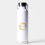 Luxe Imitate Gold lackierte Circle Designer Logo Trinkflasche<br><div class="desc">Ein Bio bemalteter Kreis in Imitaten aus metallischem Gold wird zu einem luxuriösen Logo,  mit dem Zusatz Ihres Namens oder Ihres Firmennamens in einer schicken Art Behandlung auf dieser Designer-Wasserflasche. Ideal für Geschenktaschen,  Kundengeschenke,  Messen oder für den persönlichen Gebrauch! Originale Kunst und Design © 1201AM Design Studio | www.1201am.com</div>