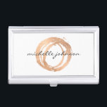 Luxe Imitate Rose Gold Painted Circle Designer Log Visitenkarten Dose<br><div class="desc">Ein Bio,  gemalter Kreis in Imitaten aus Rose in Metallic wird zu einem luxuriösen Logo auf dieser Designerkartenhülle. Personalisieren Sie Ihre Daten mit Ihrem Namen oder Firmennamen. Auch gut als eine stilvolle Geschenkidee. Kunstwerk und Design bis 12.01 Uhr,  ein Boutique-Design-Studio. © 1201AM CREATIVE</div>