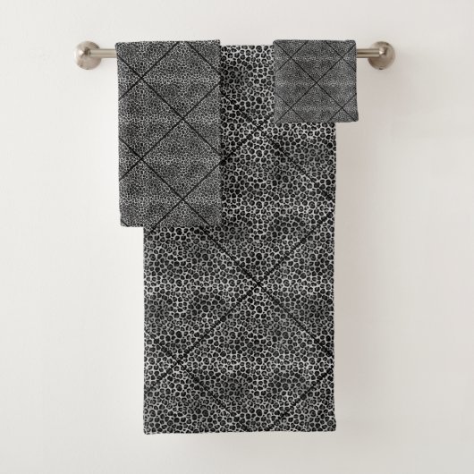 LUXE LEOPARD SCHWARZ-WEISS TOWEL SET (Insitu)