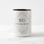 Luxe Minimalistischer Chic-weißes Marmormonogramm Zweifarbige Tasse (Mittel)