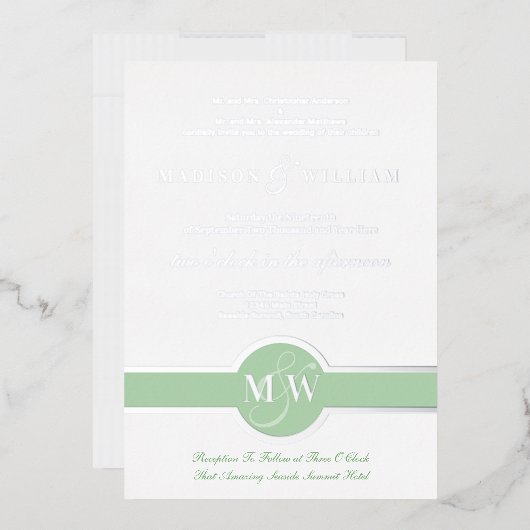 Luxe Monogram Modern Wedding Green Silberfolie Folieneinladung (Briefumschlag)