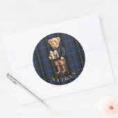 Luxe Preppy Plaid Christmas Teddy Bear Runder Aufkleber (Umschlag)