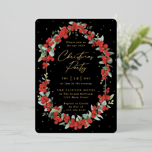 Luxe Red Berry + Eukalyptus Christmas Party Folieneinladung (Stehend vorne)