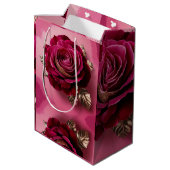 Luxe Rote Rose Gift Bag Mittlere Geschenktüte (Rückseite Schrägansicht)