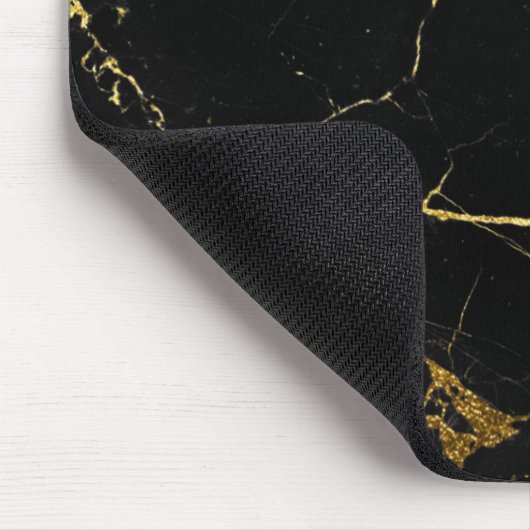 Luxe Schwarz und Gold Marmortextur Mousepad (Ecke)