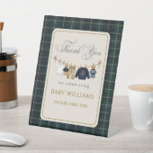 Luxsary Bear Plaid Baby Shower Favors Sockelschild (In SItu)