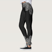 Luxuriös italienisches Spitzenmuster Weiß auf schw Leggings (Links)
