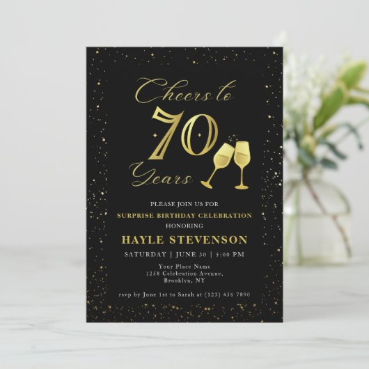 Luxuriöse Black Gold Confetti jubelt bis 70. Gebur Einladung (Stehend Vorderseite)