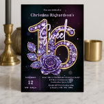 Luxuriöse Chic Lila Amethyst Gemstone Rose Sweet 1 Einladung<br><div class="desc">Diese süße 16 lädt Sie ein, ein herrliches "16" zu präsentieren, das absolut mit glänzenden lila und amethystischen Juwelen verkrustet ist, wobei jeder Stein wie ein kleiner Stern funkelt. Das Wort "Sweet" ist elegant kursiv, schwebt darüber und verleiht ihm eine Touch von raffiniertem Charme. Eine atemberaubende, samtig lila Rose, die...</div>
