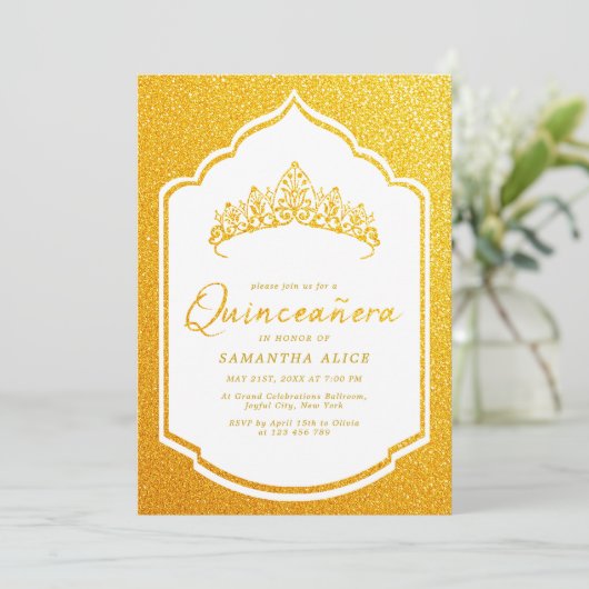Luxuriöse Crown White und Gold Quinceanera Einladung (Stehend Vorderseite)