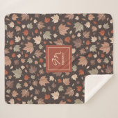 Luxuriöse dunkle Herbstblätter-Monogramm Sherpadecke (Vorderseite (Horizontal))