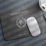 Luxuriöse Friseurwerkstatt silber dunkelgraues Led Mousepad<br><div class="desc">Mauspad aus dem Friseursalon mit Imitaten silberfarbene Metallschere und Friseurschrift auf dunkelgrauem Lederhintergrund</div>