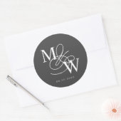 Luxuriöse Typografie Wedding Monogram Runder Aufkleber (Umschlag)