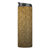 Luxuriöse Verpackung, helle Spot Highlights. Thermosbecher (Nach rechts gedreht)