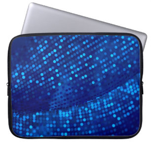 Luxuriöser Hintergrund mit Metalldraperie. Laptopschutzhülle