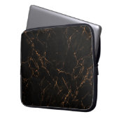 Luxuriöser schwarzer Marmor: Elegante Textur Laptopschutzhülle (Vorderseite Links)