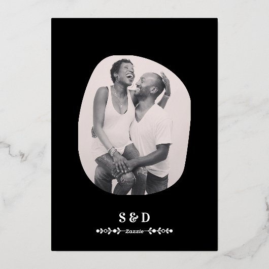 Luxuriöses Black & White Wedding Chic Artistic Cou Folieneinladung (Rückseite)