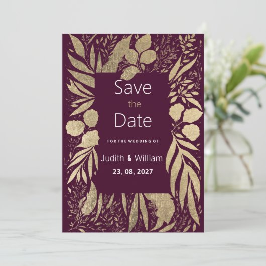 Luxuriöses Bordeaux-Blattgold Save the Date Einladung (Stehend Vorderseite)