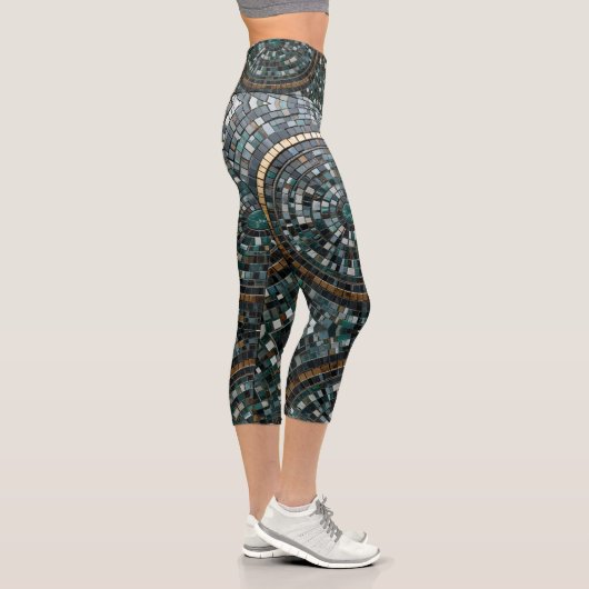 Luxuriöses Circular Mosaic Wall Macro Capri Leggings (Rechts)