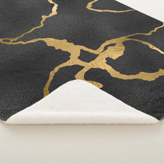 Luxuriöses Design aus schwarz und goldfarbenem Mus Sherpadecke (3/4)