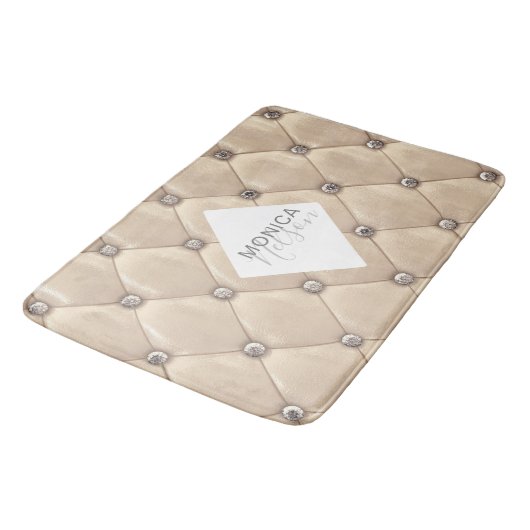 luxuriöses Gold-getuftes Monogramm Badematte (Schrägansicht)