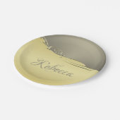 Luxuriöses goldenes Metall, das auf Gold und Silbe Pappteller (Schrägansicht)