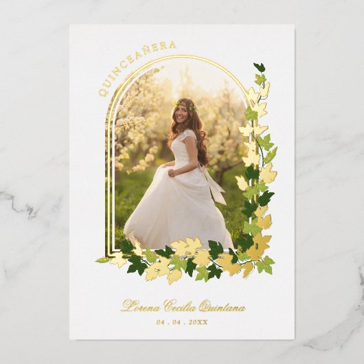 Luxuriöses Romantisches Spanisches Foto Ivy Arch Folieneinladung (Vorderseite)