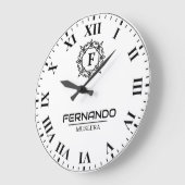 Luxurious and distinguished Custom Monogrammed Große Wanduhr (Winkel)