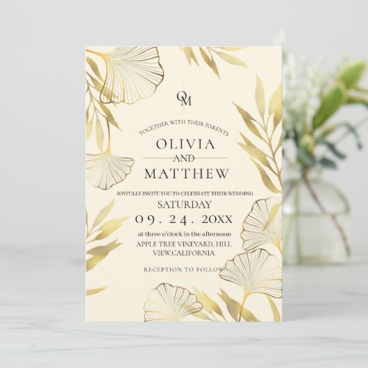 Luxury Crema Gold Leaf Wedding Einladung (Stehend Vorderseite)