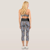 Luxury Dark Gray Marble Texture with Gold Veins Capri Leggings (Rückseite)