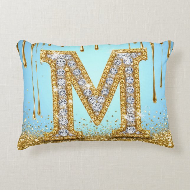 Luxury Diamond Letter M on Gold Glitter Background Dekokissen (Vorderseite)