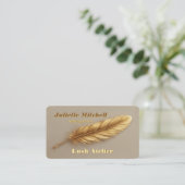 Luxury Gold Feather Modern Makeup Artist Visitenkarte (Stehend Vorderseite)