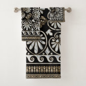 Luxury Greek Ornament Black and White Marble Badhandtuch Set (Insitu)