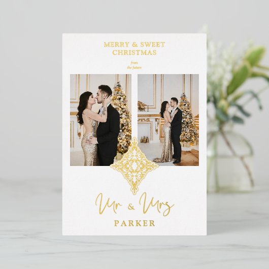 Luxury Lace MR & MRS Weihnachten Hochzeit 2 Fotos Folieneinladung (Stehend vorne)