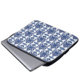 Luxury Royal Blue and White Baroque Floral Pattern Laptopschutzhülle (Vorne Knopf)