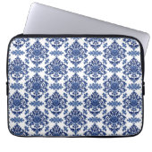 Luxury Royal Blue and White Baroque Floral Pattern Laptopschutzhülle (Vorderseite)