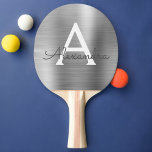 Luxury Silver Metallic Foil Monogram Tischtennis Schläger<br><div class="desc">Luxuriöse Silber Imitate Metallic Foil Elegant Monogram Ping Pong Paddle. Dieses mit Monogramm Ping Pong Paddle kann auf Ihren Vor- und Erstnamen angepasst werden und macht einen tollen Geburtstag oder Hochzeitsgeschenk für Junggeselinnen-Abschied.</div>