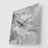 Luxury Silver & White Flowing Marble Quadratische Wanduhr (Winkel)